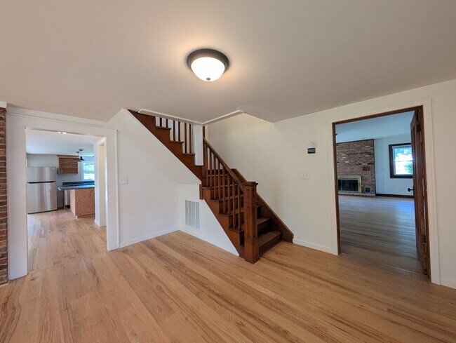 Building Photo - 6836 Maple Brook Ln