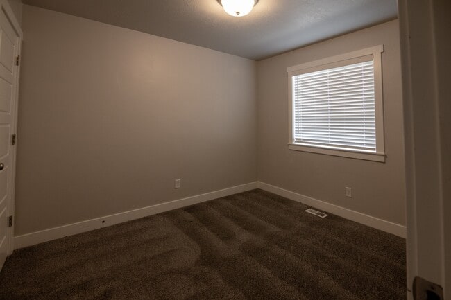 Building Photo - 4156 S 2825 W