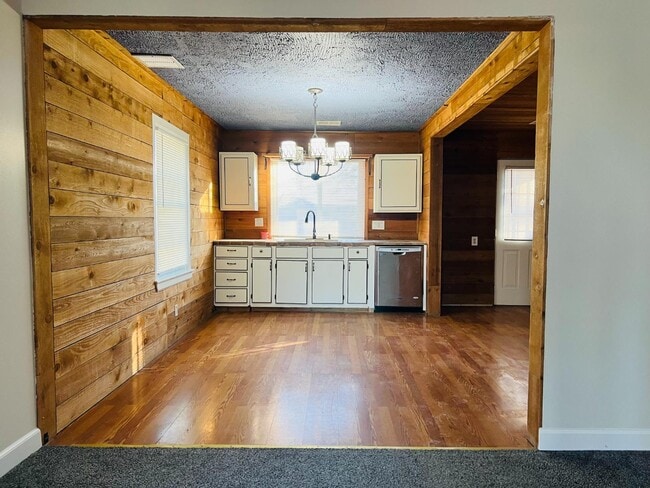 Building Photo - 4219 E 68th Terrace