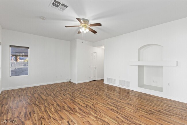 Building Photo - 9475 S Soloshine St