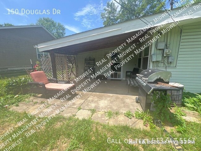 Building Photo - 150 Douglas Dr