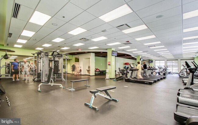 Building Photo - 3215 S Leisure World Blvd