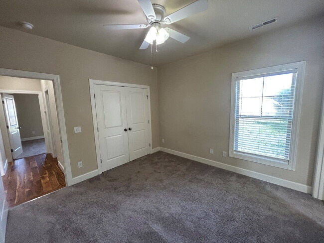 Building Photo - 2BD 2BA Duplex Unit Cooper Square