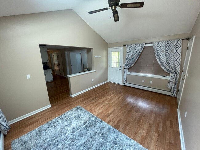 Building Photo - Single-Family Home in South Nashua