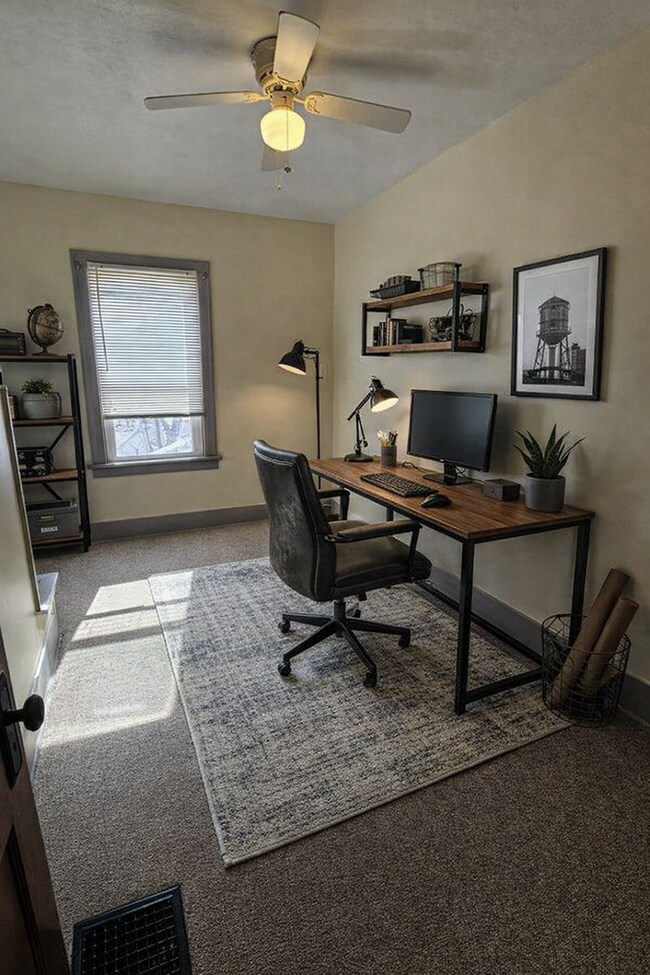 Building Photo - Move-In Ready Newly Remodeled 3-Bedroom Home – Metro Approved!