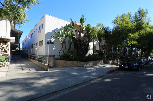 Building Photo - 1226 N Fuller