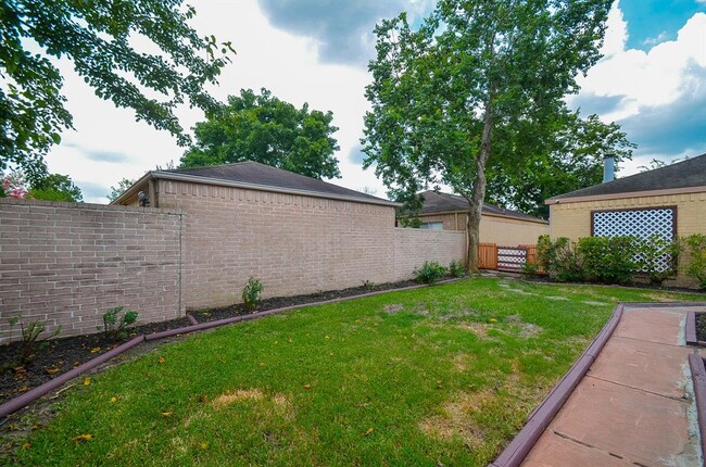 Building Photo - 9414 Clipperwood Pl