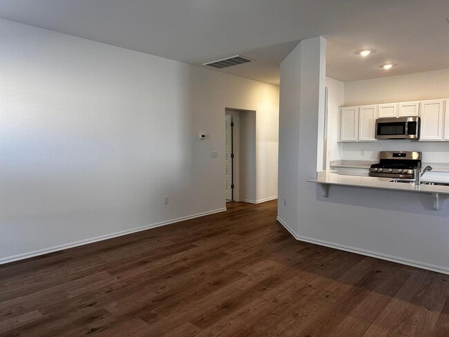 Building Photo - 16204 Harvester Dr