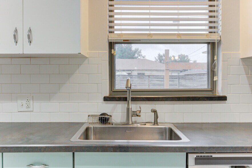 Building Photo - 4121 NW 20th St