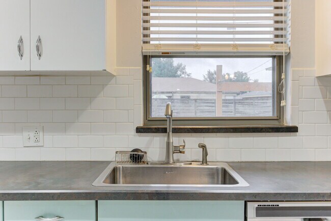 Building Photo - 4121 NW 20th St