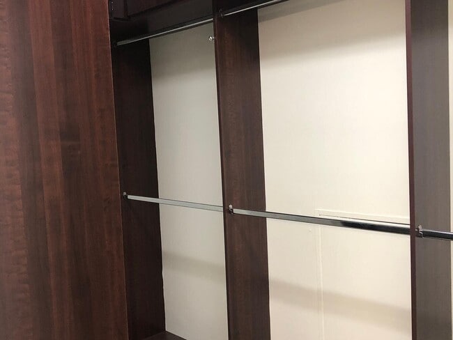 Building Photo - 2028 Alta Meadows Ln