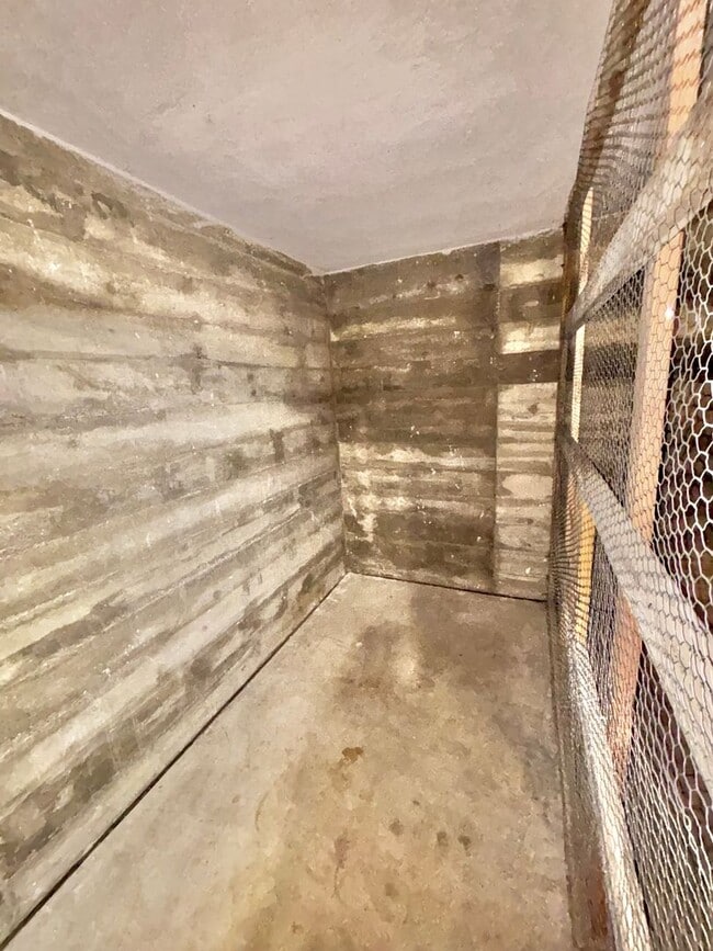 Building Photo - 1221 Illinois St