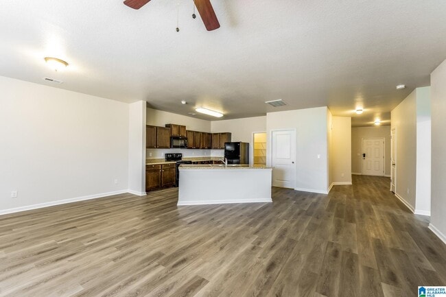 Building Photo - 950 Clover Cir