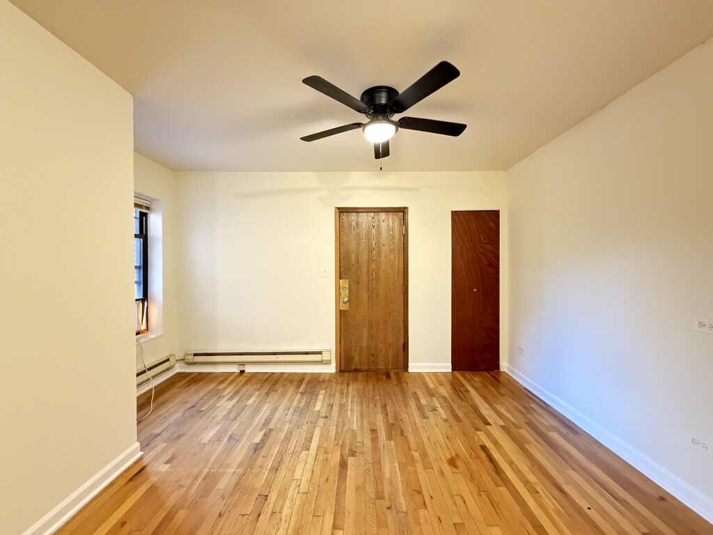 Building Photo - 850 W Cornelia Ave