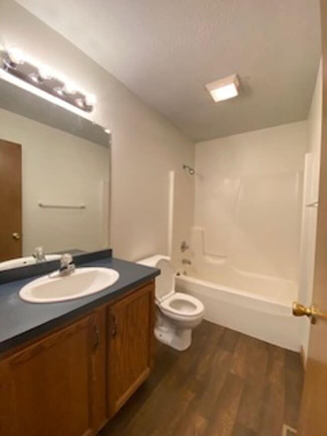Building Photo - 3 Bedroom Home with 2 Car Attached Garage!