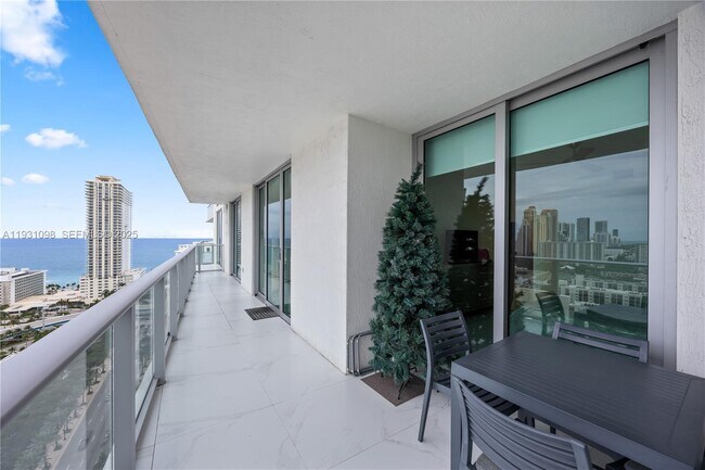 Building Photo - 300 Sunny Isles Blvd