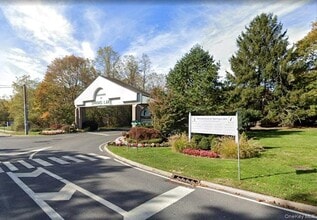 Building Photo - 745 Spring Lake Dr