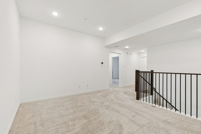 Building Photo - 7143 Buchanan Dr