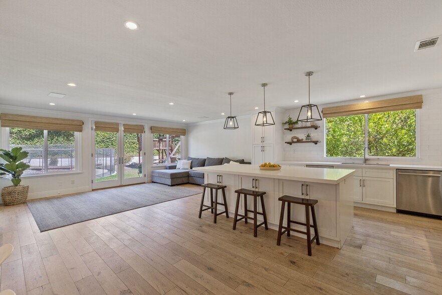 Kitchen - 6146 Shadycreek Dr