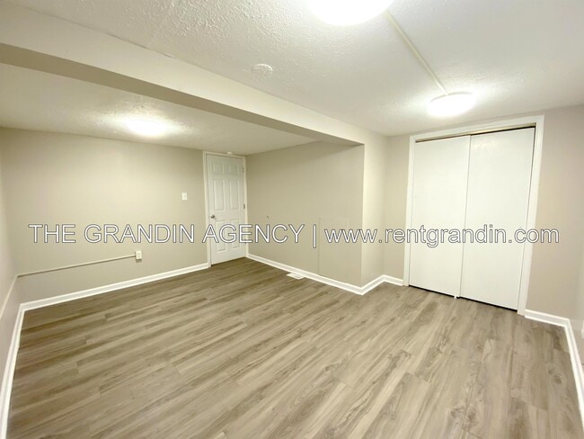 Building Photo - 8623 Plantation Rd