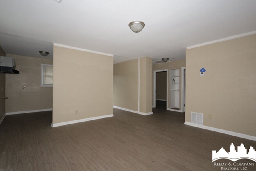 Building Photo - 2909 Flora Ave