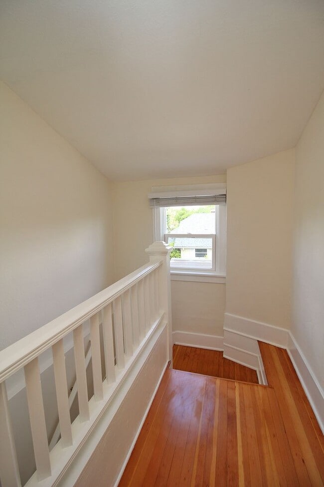 Building Photo - 6805 NE Prescott St