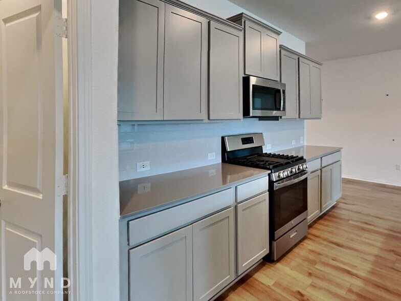 Building Photo - 441 Sebring Cir