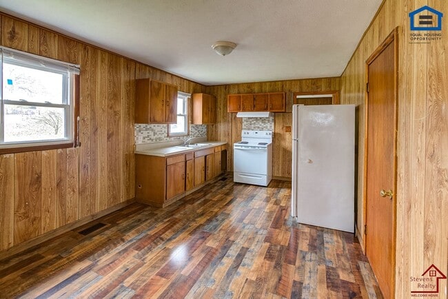 Building Photo - 1211 Dale Way