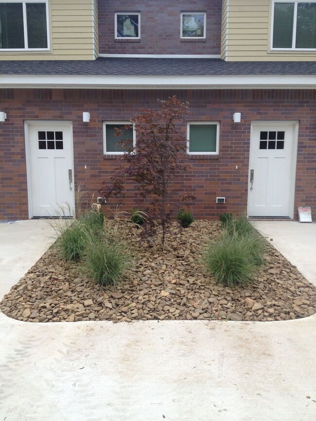 Building Photo - Wildwood 1