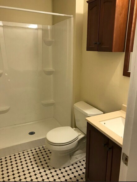 Building Photo - 135 Highland St