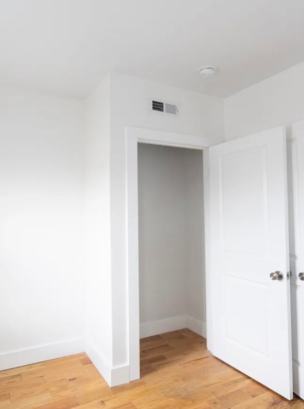 Building Photo - 4004 Haverford Ave