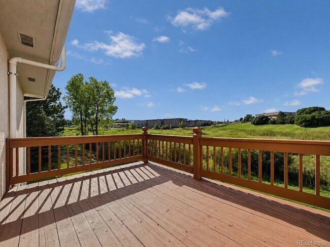 Building Photo - 1185 S Park Dr
