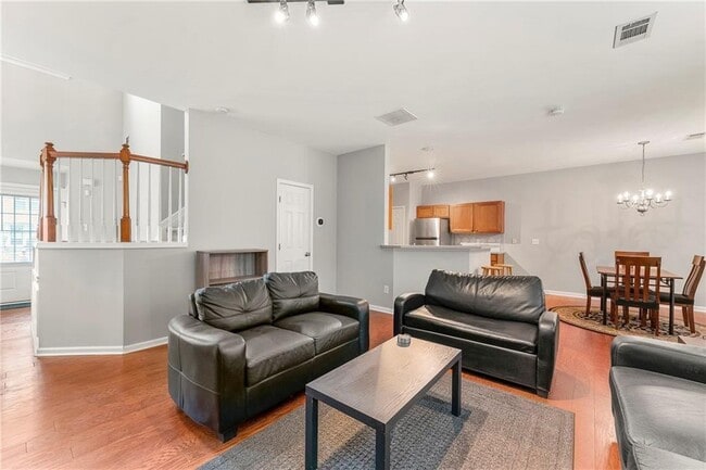 Building Photo - 3218 Saville St SW