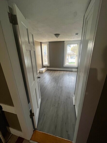 Bedroom - 25 Bunker Hill St