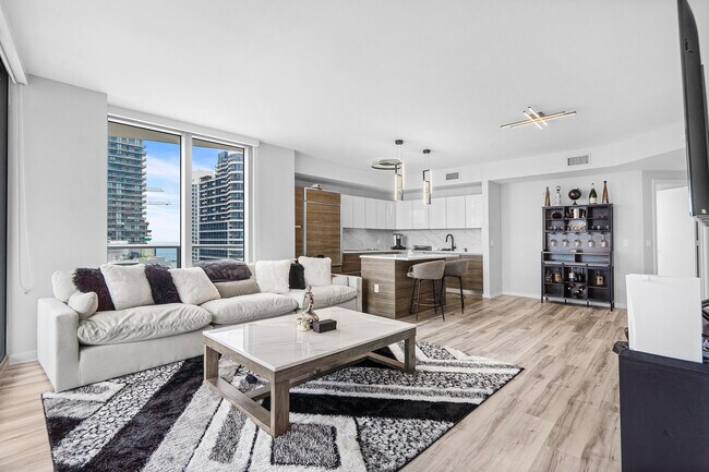 Building Photo - 1100 S Miami Ave