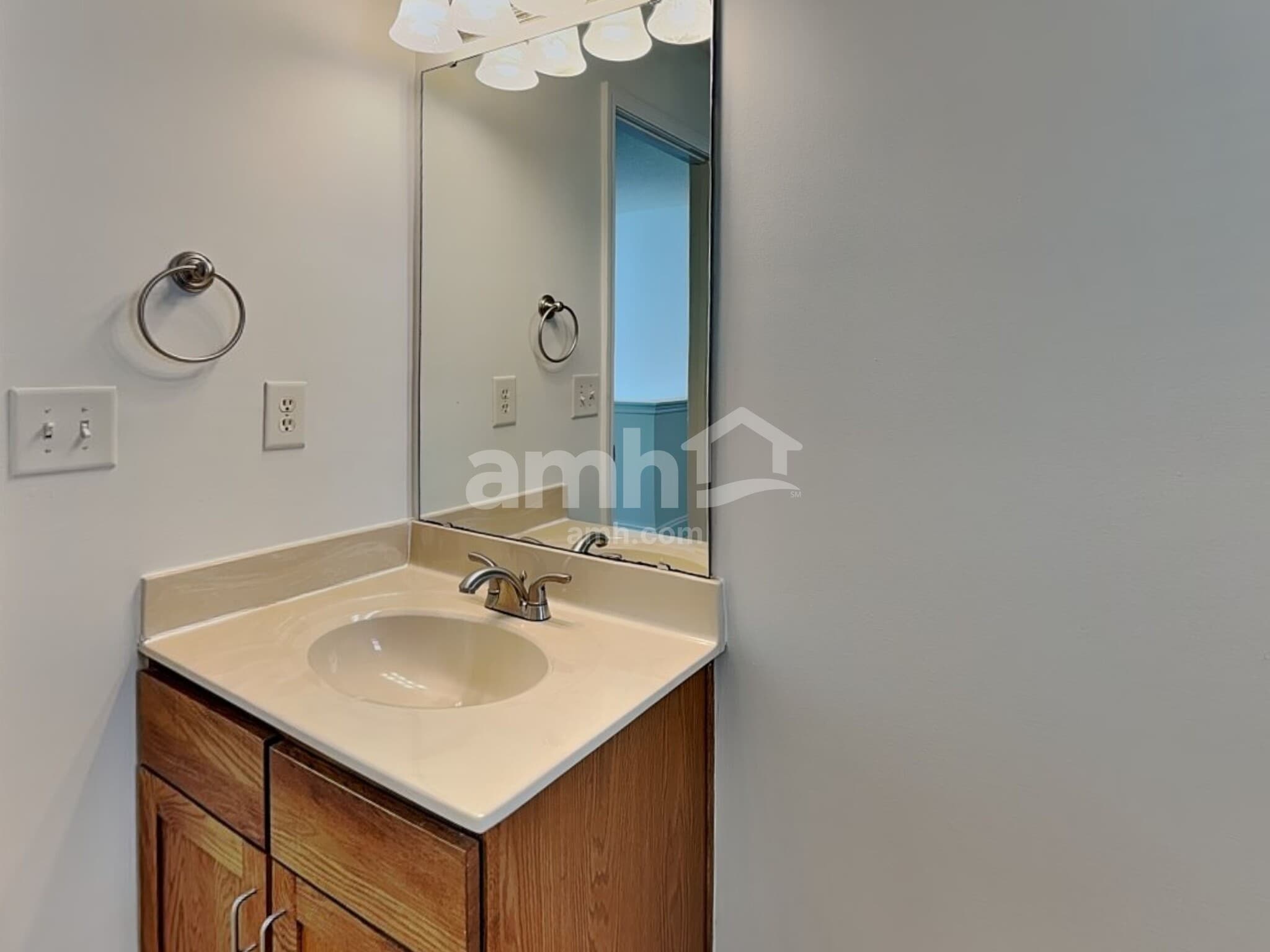 Building Photo - 6017 Namozine Ct