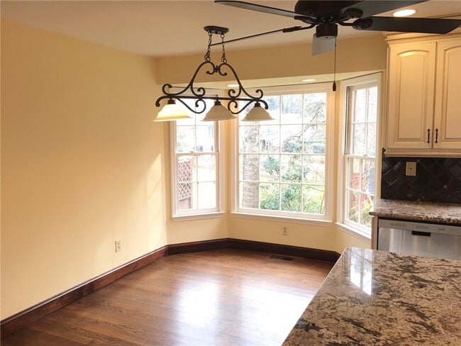 Building Photo - 310 Milesford Ct