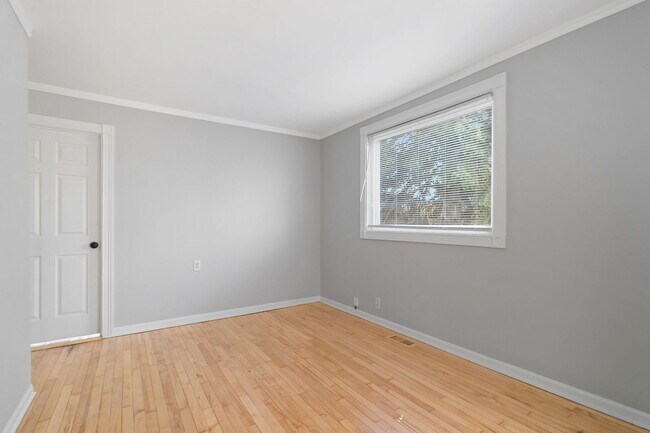 Building Photo - 1144 N Austin Blvd