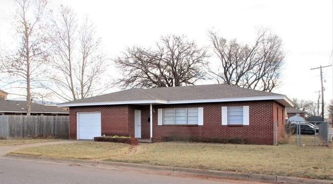 Primary Photo - CUTE 3 BDRM 1 bath HOME with garage