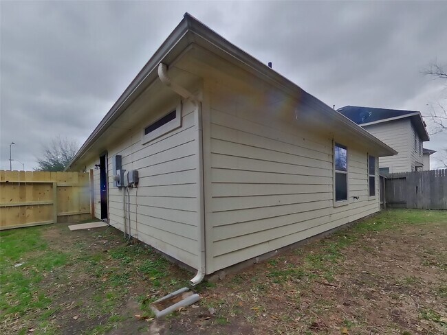 Building Photo - 21419 Palma Grove Way