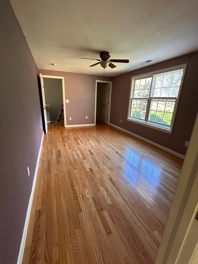 Building Photo - 3 Parkwood Dr