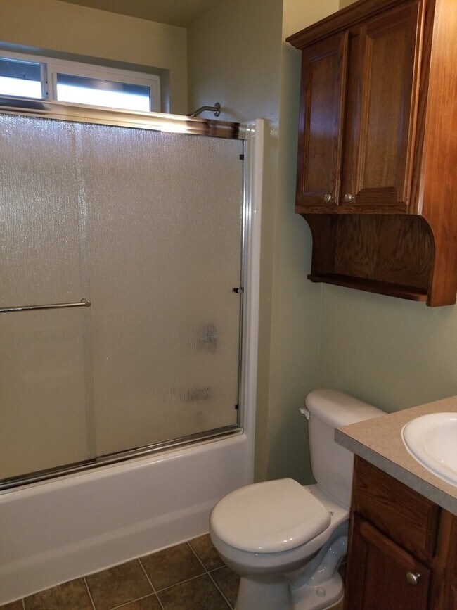 Building Photo - Make this house your home!