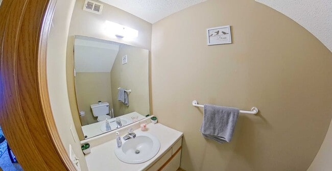 Building Photo - 3D Tour Available - 4 Bedroom + Washer & D...