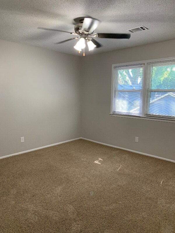 Building Photo - 210 N 4th St