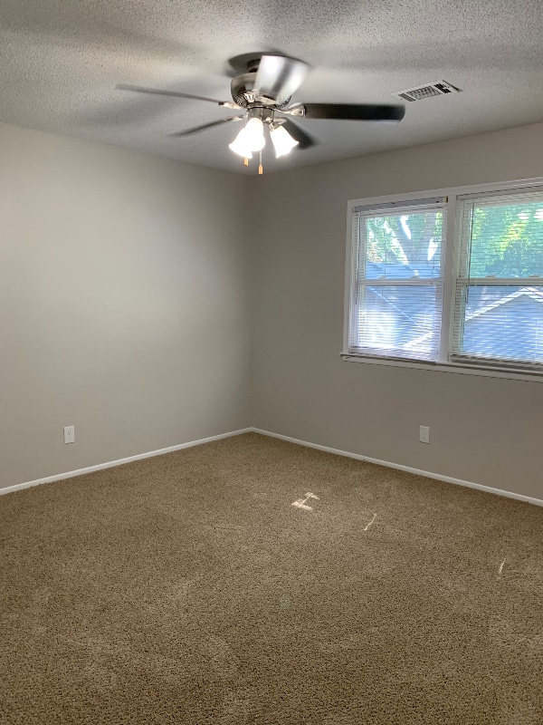 Building Photo - 210 N 4th St