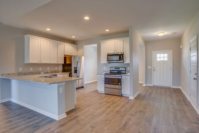 Building Photo - ***ASK ABOUT OUR FREE RENT SPECIAL (with a...