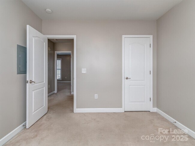 Building Photo - 2074 Ayrsley Town Blvd