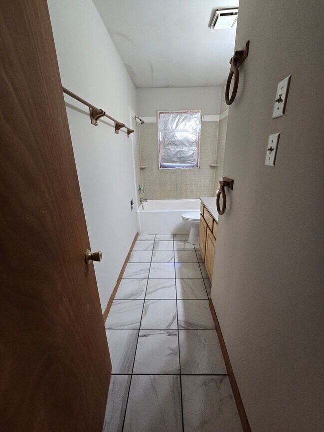 Building Photo - 2505 Andy Dr