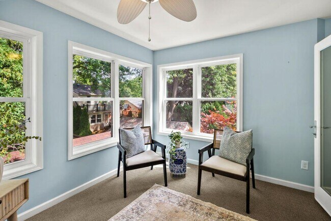 Building Photo - 5160 N Kent Ave