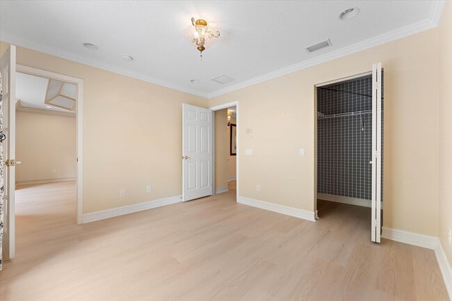 Building Photo - 8882 Hidden Acres Dr